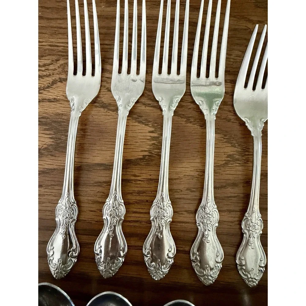 Reed & Barton HIGHGROVE Silverware‎ 18/10 Stainless Flatware Set 20 DISCONTINUED